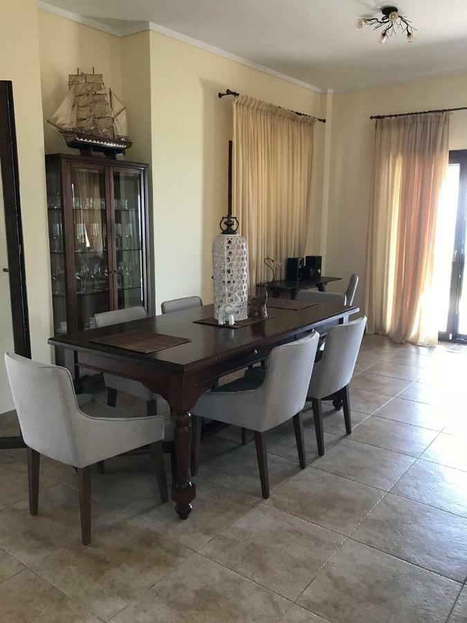 M Varkes Villa Nea Moudania Buitenkant foto