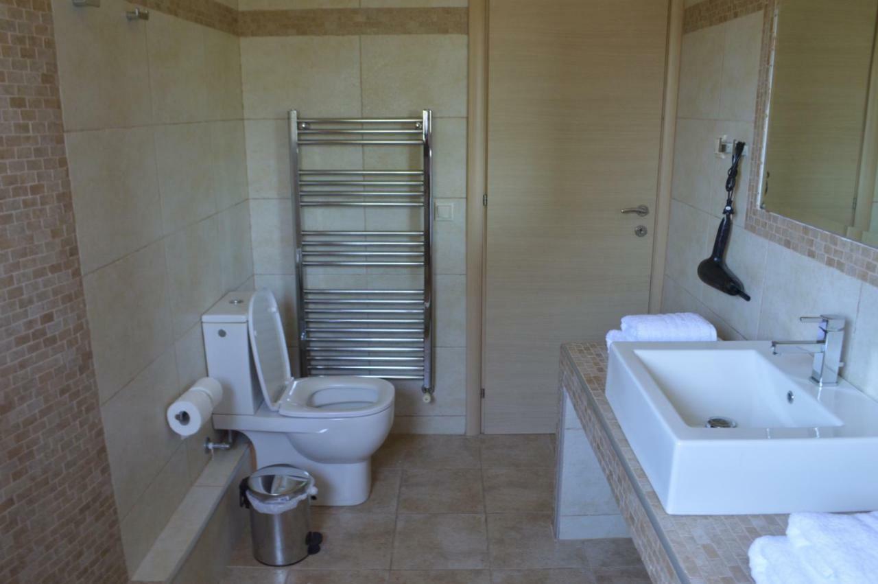 M Varkes Villa Nea Moudania Buitenkant foto