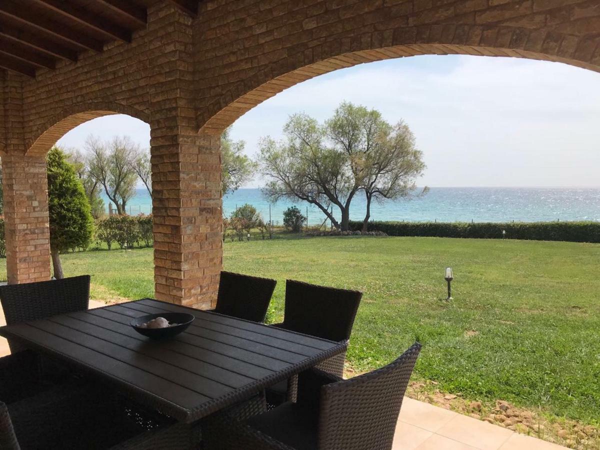 M Varkes Villa Nea Moudania Buitenkant foto
