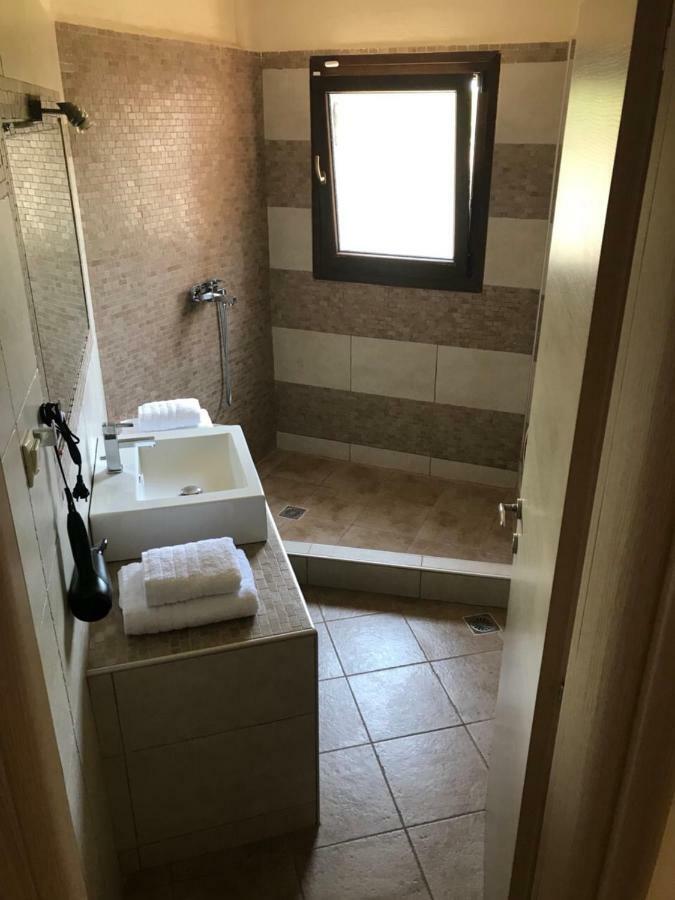 M Varkes Villa Nea Moudania Buitenkant foto